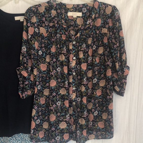 LOFT Size LP lot 2 blouses-navy sweater w/ floral hanging shirt & floral blouse - Picture 6 of 13